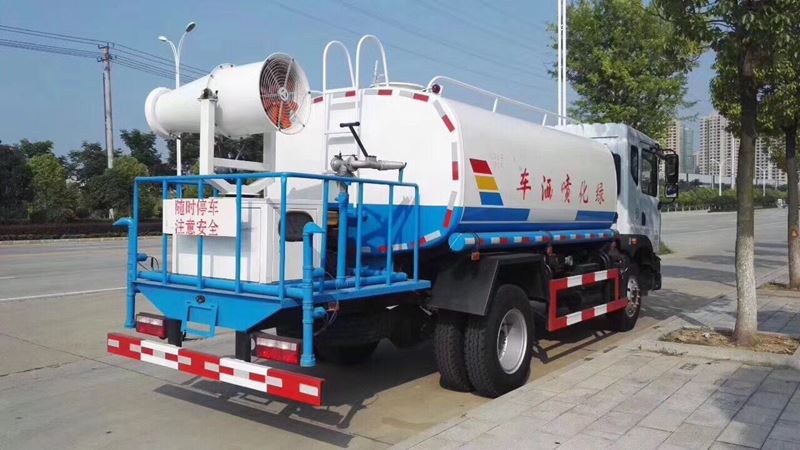 12����12�����|�L(f��ng)������D9�G����ˮ܇�DƬ