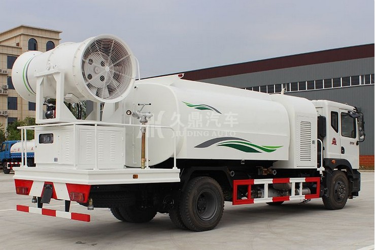 東風(fēng)御虎多功能抑塵車圖片 東風(fēng)御虎多功能抑塵車圖片