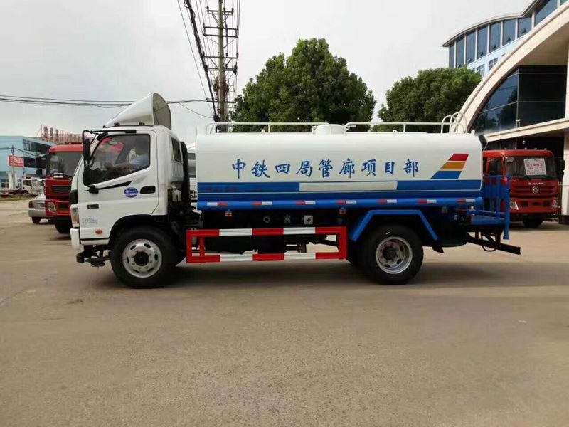 10����ˮ܇��һ��(g��)�¶����X_����W�R��10���G����ˮ܇�S�҃r(ji��)��3