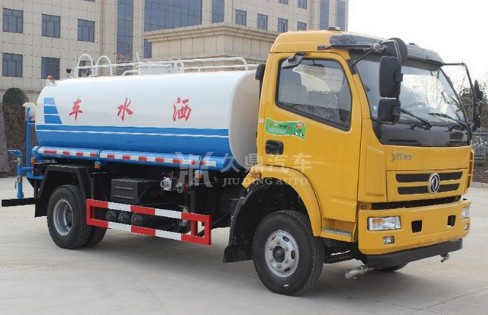 東風(fēng)D7多利卡10噸灑水車圖片 東風(fēng)D7多利卡10噸灑水車圖片