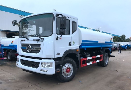 12噸東風多利卡D9灑水車圖片 12噸東風多利卡D9灑水車圖片