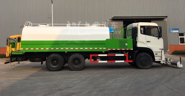 公路灑水車(chē)灑水視頻_東風(fēng)天龍后雙橋公路灑水車(chē)2