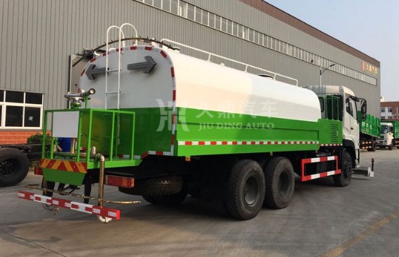 公路灑水車(chē)灑水視頻_東風(fēng)天龍后雙橋公路灑水車(chē)3