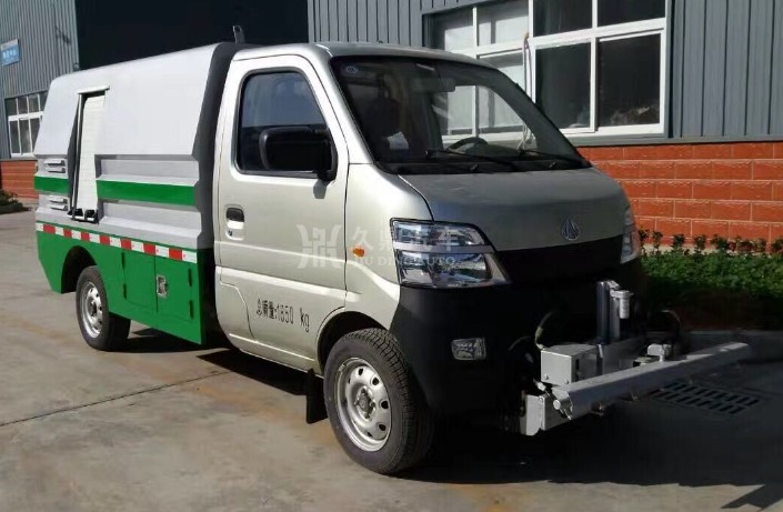 長(zhǎng)安小型公路灑水車圖片 長(zhǎng)安小型公路灑水車圖片