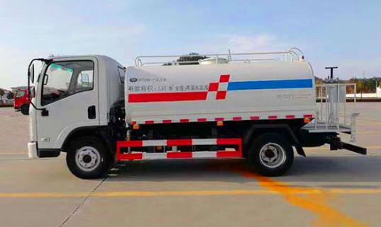 5方灑水車圖片_三環(huán)創(chuàng)客5噸綠化灑水車廠家價格3