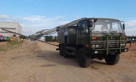 多功能灑水車_東風六驅太陽能光伏板清洗車3