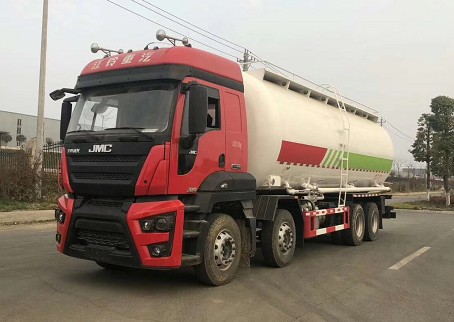 江鈴?fù)埱八暮蟀松⒀b水泥運輸車 江鈴?fù)埱八暮蟀松⒀b水泥運輸車