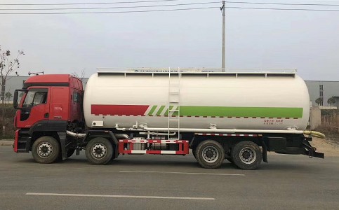 江鈴?fù)埱八暮蟀松⒀b水泥運輸車 江鈴?fù)埱八暮蟀松⒀b水泥運輸車