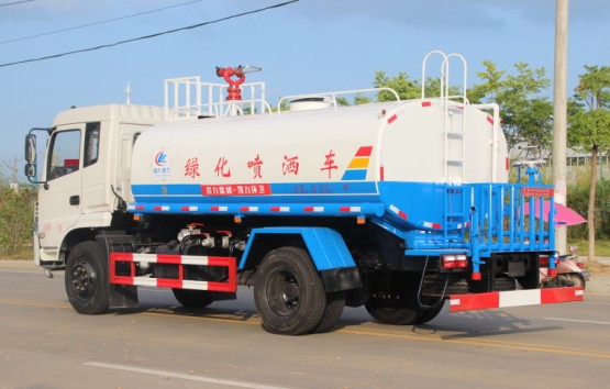 東風(fēng)專底消防灑水車高清圖片 東風(fēng)專底消防灑水車高清圖片