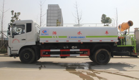 東風(fēng)天錦霧炮車高清圖片 東風(fēng)天錦霧炮車高清圖片