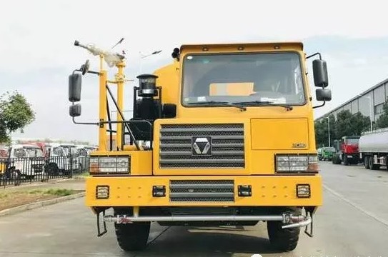 40�����w�Vɽ��ˮ܇�DƬ