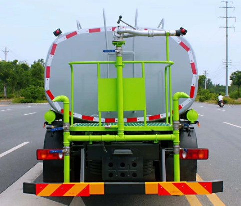 國六東風(fēng)天錦LNG灑水車圖片 國六東風(fēng)天錦LNG灑水車圖片