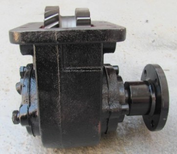 東風5檔7DS52-00030變速箱取力器3