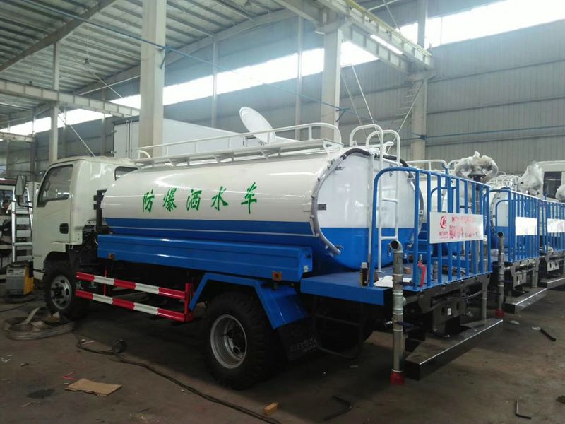 礦底防爆灑水車細節展示圖片 礦底防爆灑水車細節展示圖片
