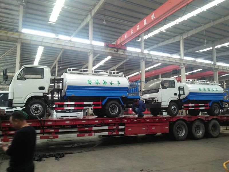 礦底防爆灑水車裝車圖片 礦底防爆灑水車裝車圖片