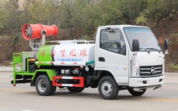 凱馬藍(lán)牌灑水車圖片 凱馬藍(lán)牌灑水車圖片