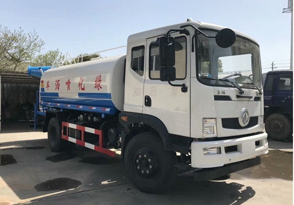 多功能綠化灑水車圖片 多功能綠化灑水車圖片