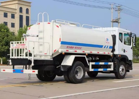 東風(fēng)d9灑水車圖片 東風(fēng)d9灑水車圖片