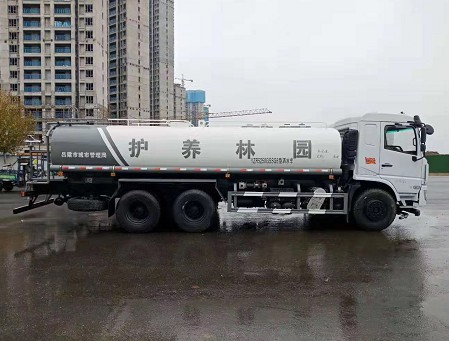 20方灑水車圖片_國六20方東風D3L后雙橋綠化灑水車_YZR5250GSSG6型灑水車3