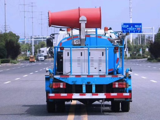 國(guó)六凱馬6噸灑水車(chē) 國(guó)六凱馬6噸灑水車(chē)