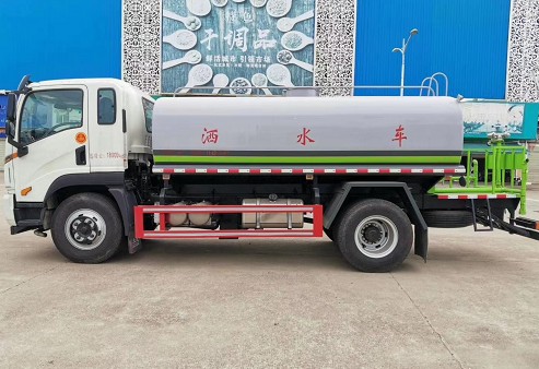 國(guó)六大運(yùn)祥龍13方灑水車圖片 國(guó)六大運(yùn)祥龍13方灑水車圖片