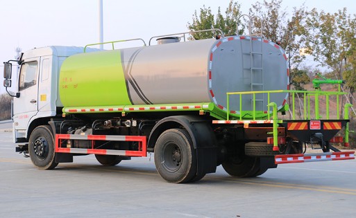 12����ˮ܇�����b���ه�ˮ_����12���|�L(f��ng)���õױPD3L�G����ˮ܇�S�҃r��