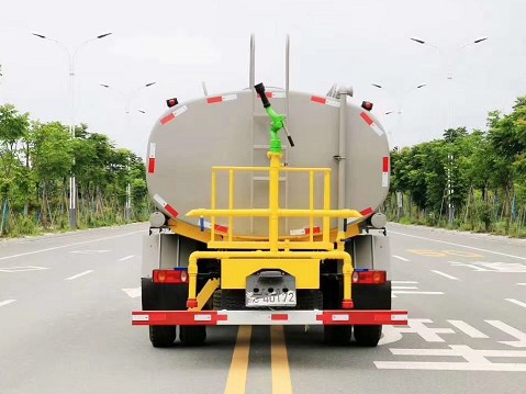 國六12噸東風(fēng)華神KL5灑水車圖片 國六12噸東風(fēng)華神KL5灑水車圖片