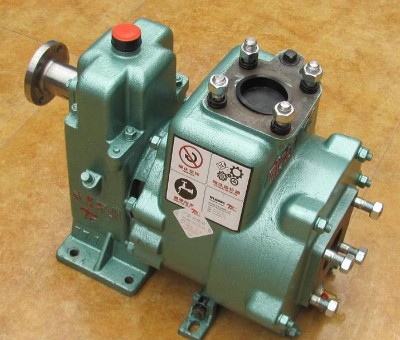 杭州威龍自吸式灑水車(chē)泵圖片 杭州威龍自吸式灑水車(chē)泵圖片