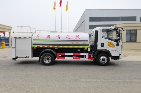 國六重汽豪曼單排4.6方消防灑水車 國六重汽豪曼單排4.6方消防灑水車