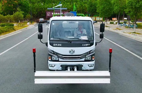 國(guó)六東風(fēng)多利卡路面清洗車(chē) 國(guó)六東風(fēng)多利卡路面清洗車(chē)