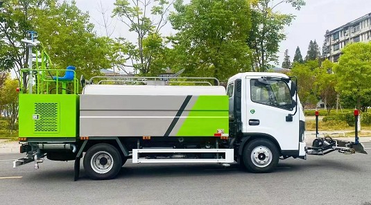 國(guó)六東風(fēng)多利卡路面清洗車(chē) 國(guó)六東風(fēng)多利卡路面清洗車(chē)