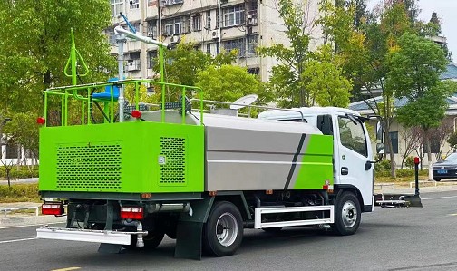 國(guó)六東風(fēng)多利卡路面清洗車(chē) 國(guó)六東風(fēng)多利卡路面清洗車(chē)