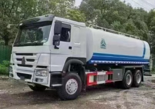 出口版重汽豪沃336馬力25方灑水車 出口版重汽豪沃336馬力25方灑水車