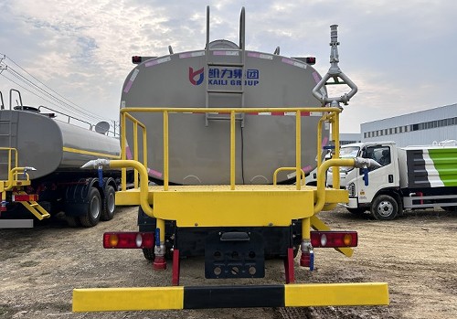 25噸灑水車價格_東風華神T5前四后八25方灑水車_凱力風牌KLF5310GPSE6型綠化噴灑車4